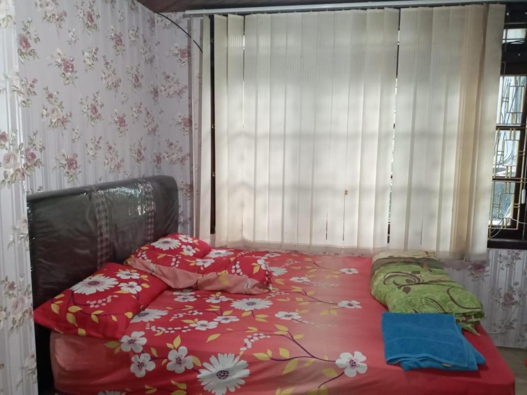 Mayestik Guest House Syariah Yakarta Exterior foto