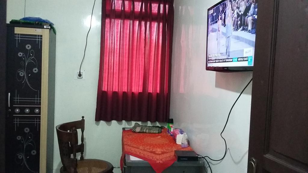 Mayestik Guest House Syariah Yakarta Exterior foto