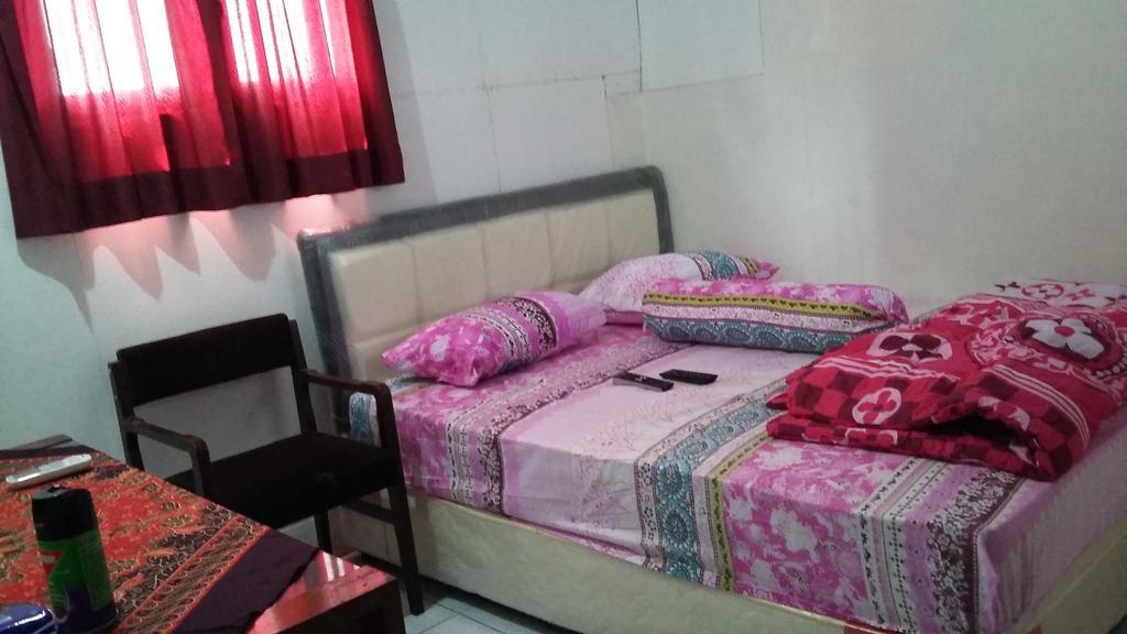 Mayestik Guest House Syariah Yakarta Exterior foto