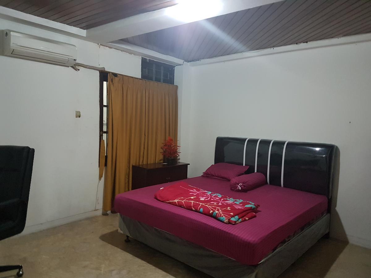 Mayestik Guest House Syariah Yakarta Exterior foto