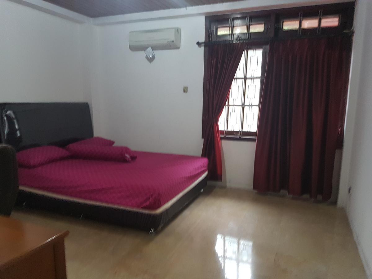 Mayestik Guest House Syariah Yakarta Exterior foto
