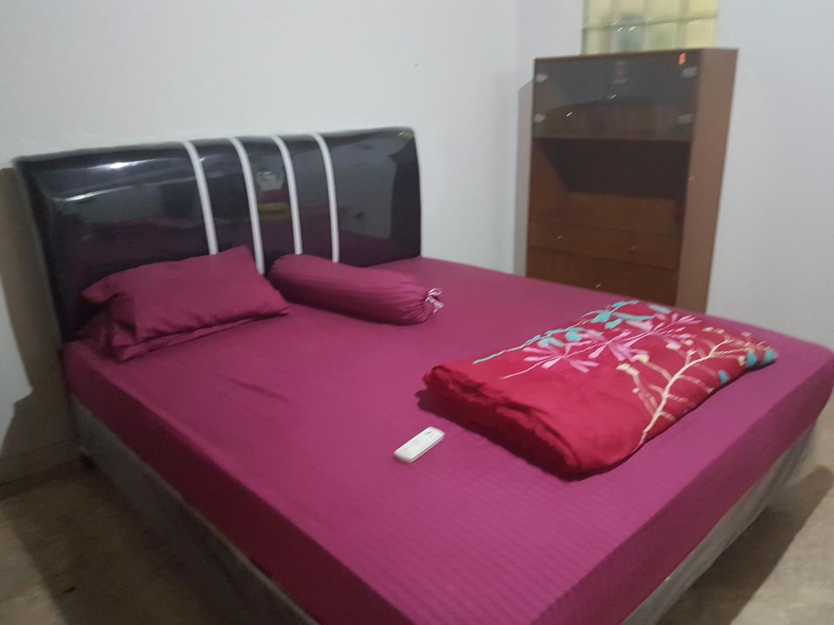 Mayestik Guest House Syariah Yakarta Exterior foto